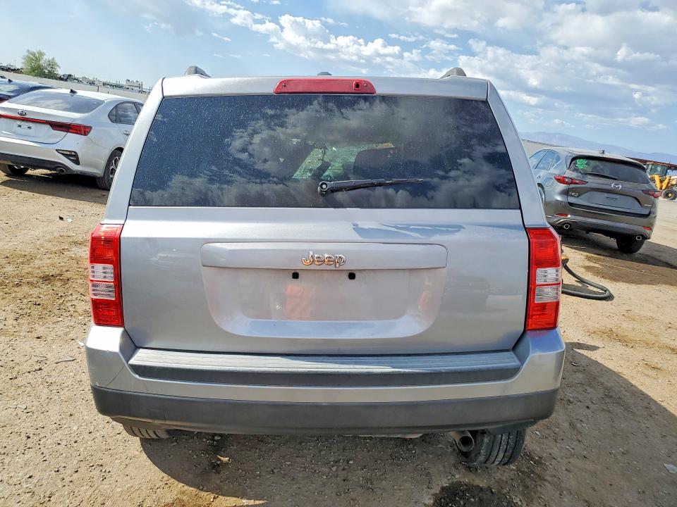Photo 6 from auction – 2017 JEEP PATRIOT with VIN 1C4NJPBA7HD140584