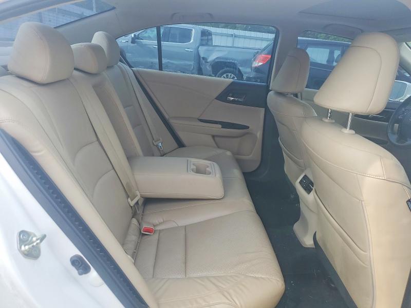 Снимка 10 от търг – 2015 HONDA ACCORD с VIN 1HGCR6F72FA009152