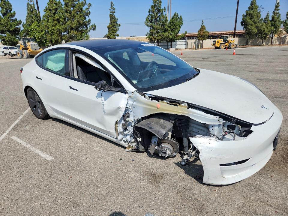 صورة رقم 4 من المزاد - 2023 TESLA MODEL 3 مع VIN 5YJ3E1EA4PF599020