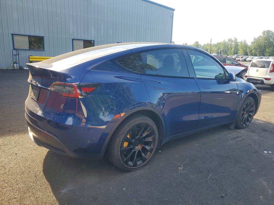 Photo 3 from auction – 2022 TESLA MODEL Y with VIN 7SAYGDEE7NF344995