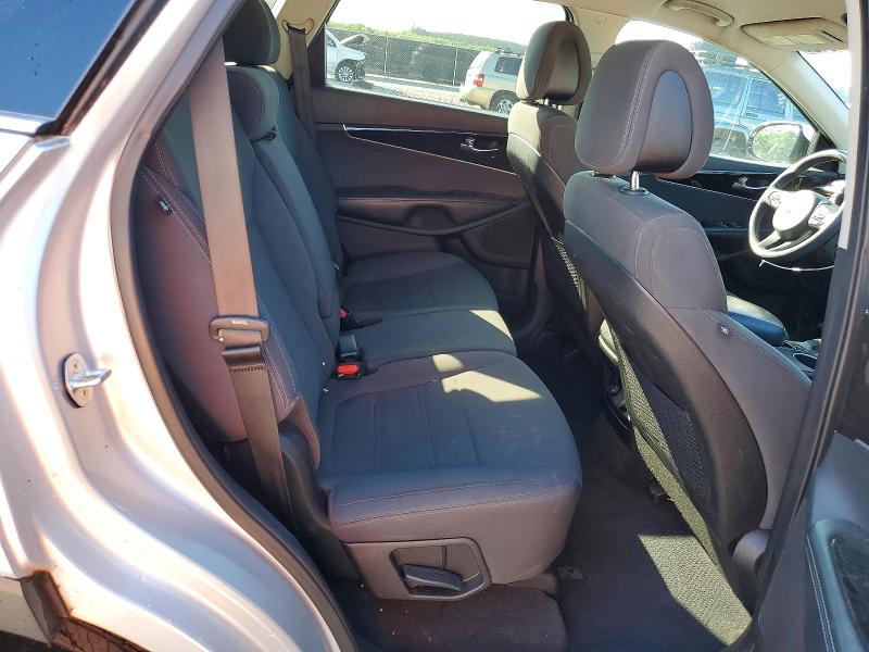 Photo 10 from auction – 2016 KIA SORENTO with VIN 5XYPG4A30GG035345