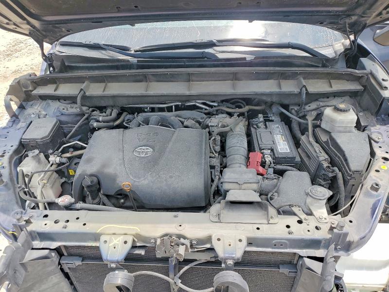 Photo 12 from auction – 2021 TOYOTA HIGHLANDER with VIN 5TDCZRAH2MS517332
