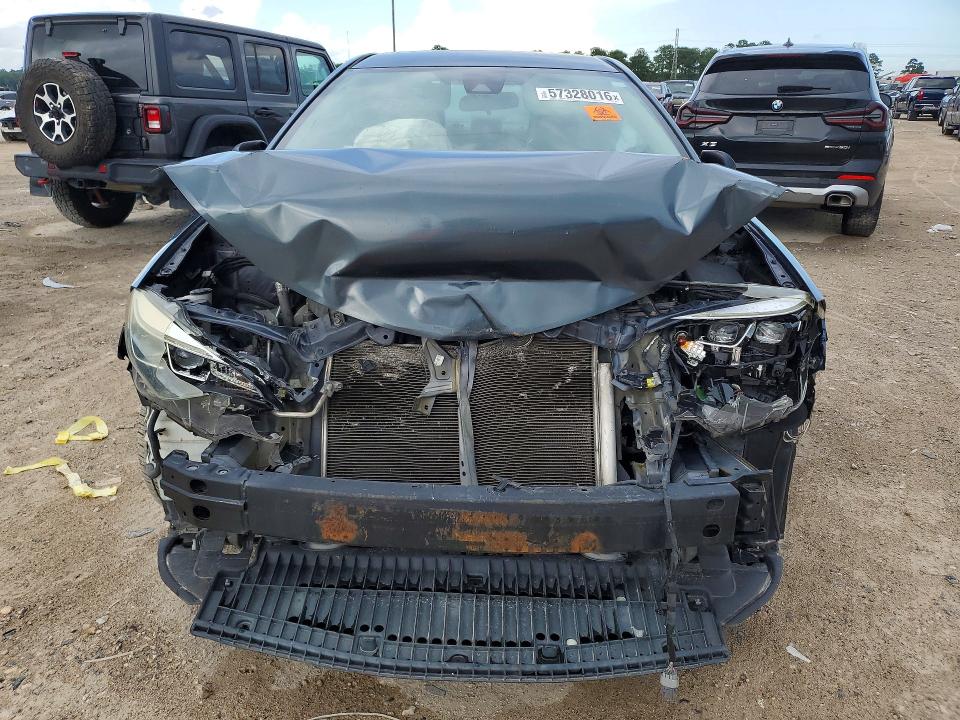 Photo 5 from auction – 2017 TOYOTA COROLLA with VIN 5YFBURHE5HP699337