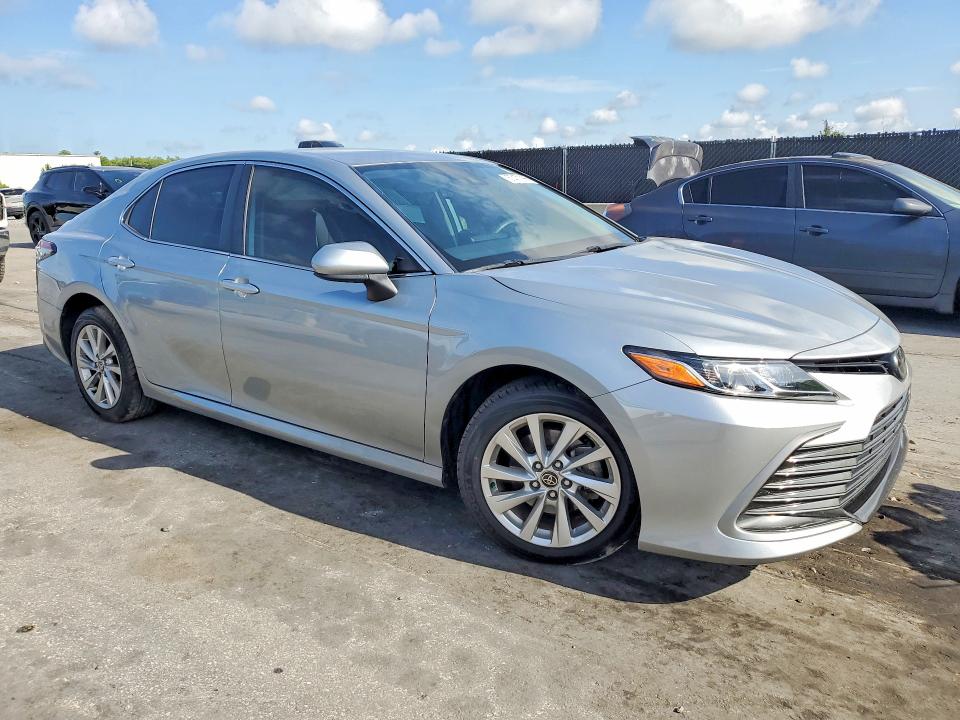 Photo 4 from auction – 2023 TOYOTA CAMRY with VIN 4T1C11BK5PU102777