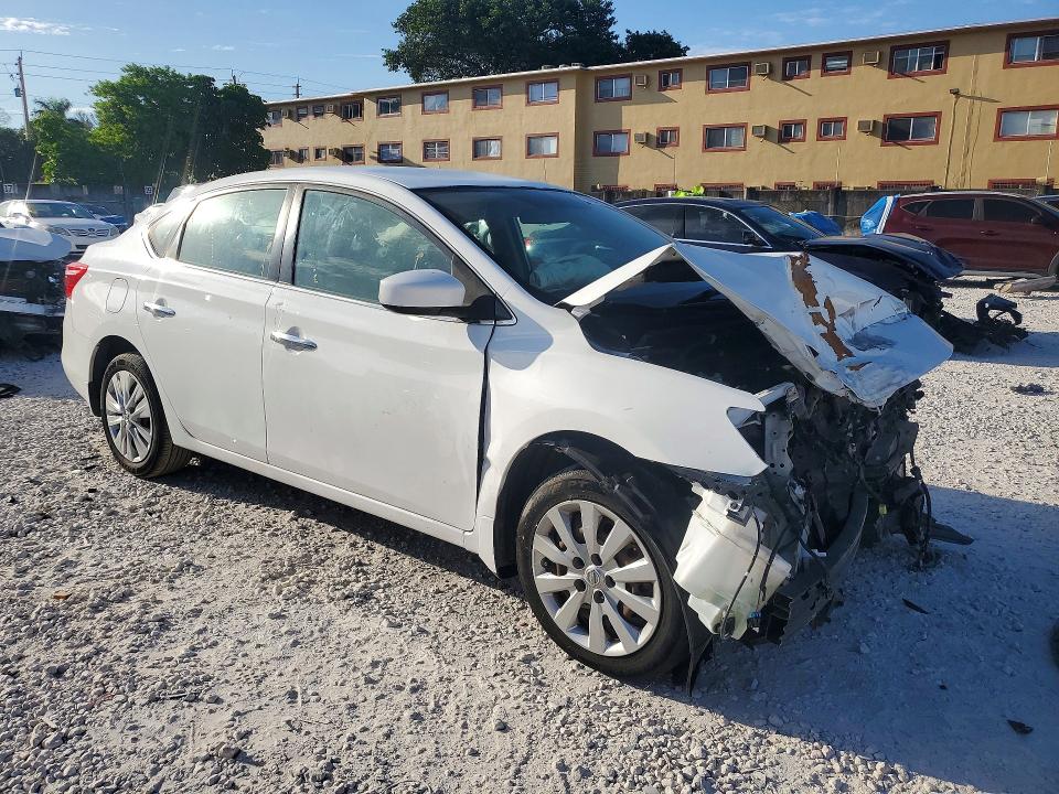 Photo 4 from auction – 2017 NISSAN SENTRA with VIN 3N1AB7AP6HY345041