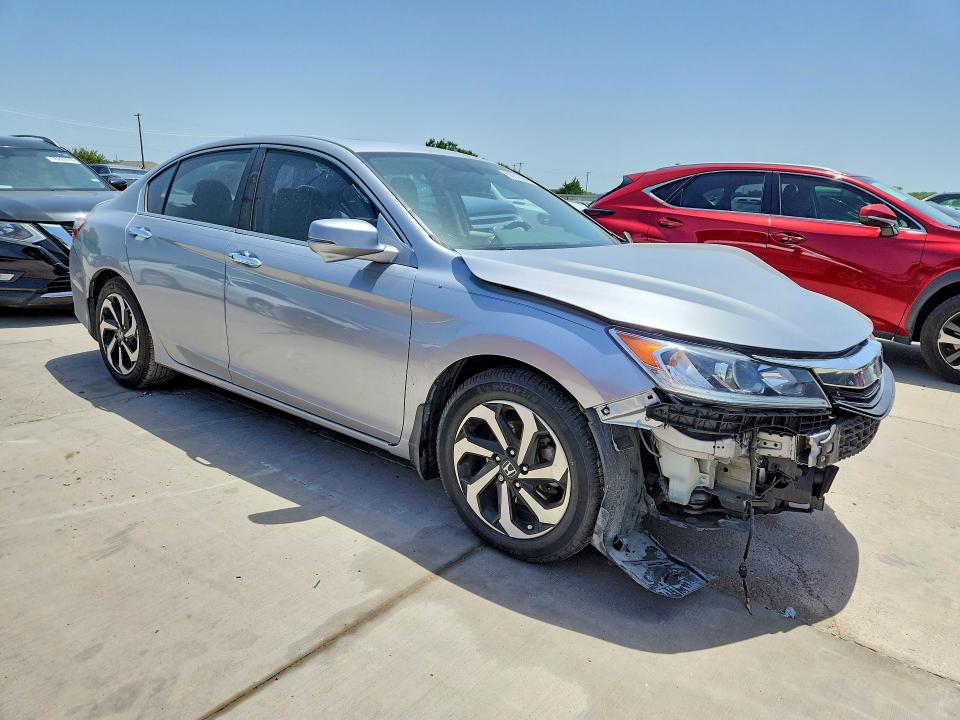 Photo 4 from auction – 2016 HONDA ACCORD with VIN 1HGCR2F86GA025342