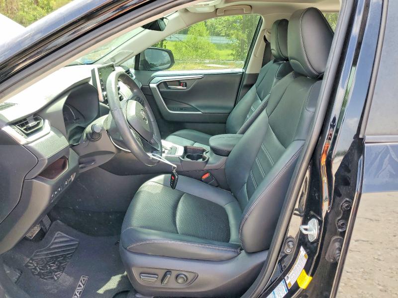 Photo 7 from auction – 2020 TOYOTA RAV4 with VIN JTMDWRFV4LD071321