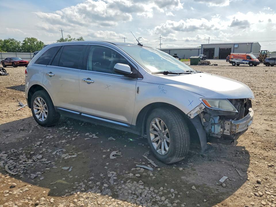 Photo 4 from auction – 2011 LINCOLN MKX with VIN 2LMDJ8JK0BBJ26843