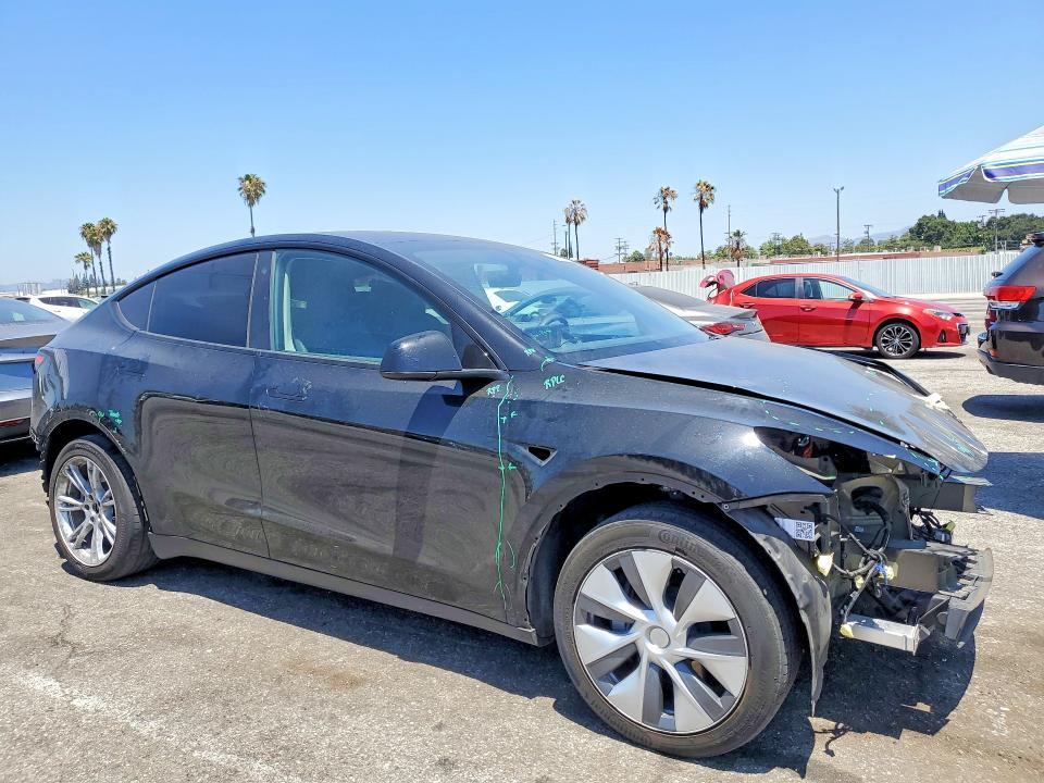 Photo 4 from auction – 2023 TESLA MODEL Y with VIN 7SAYGDEE5PA066873