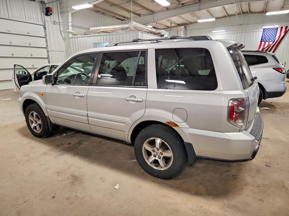 Photo 2 from auction – 2006 HONDA PILOT with VIN 5FNYF18606B020792