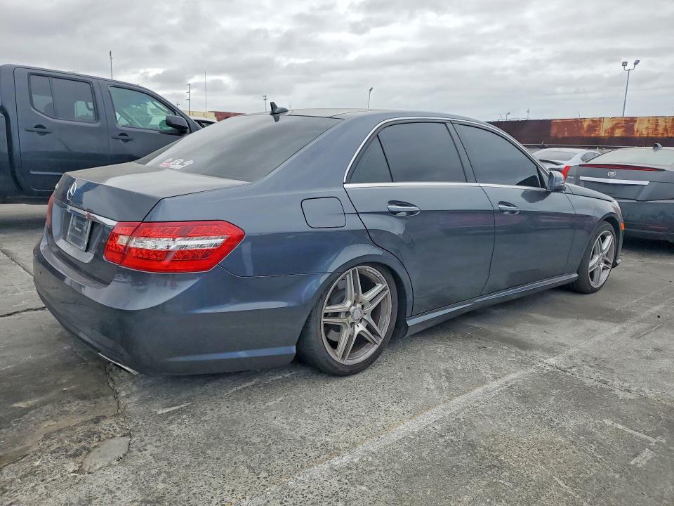 صورة رقم 3 من المزاد - 2011 MERCEDES-BENZ E مع VIN WDDHF7CB6BA420999