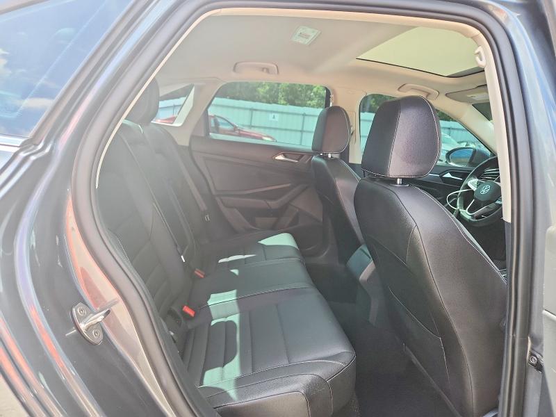 Photo 10 from auction – 2022 VOLKSWAGEN JETTA with VIN 3VW7M7BU3NM032860