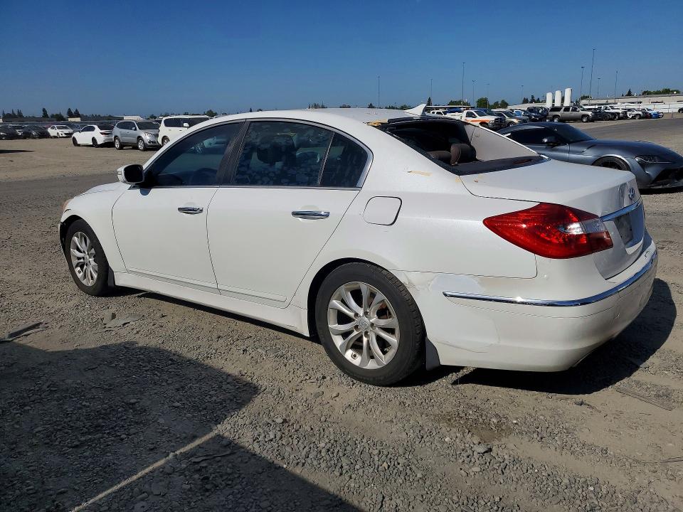 Photo 2 from auction – 2013 HYUNDAI GENESIS with VIN KMHGC4DD1DU227735