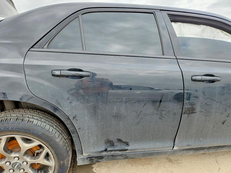 Photo 10 from auction – 2016 CHRYSLER 300 with VIN 2C3CCAGGXGH136093