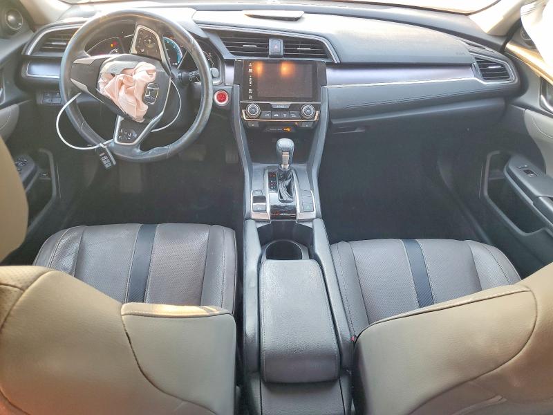 Photo 8 from auction – 2016 HONDA CIVIC with VIN 19XFC1F92GE038697