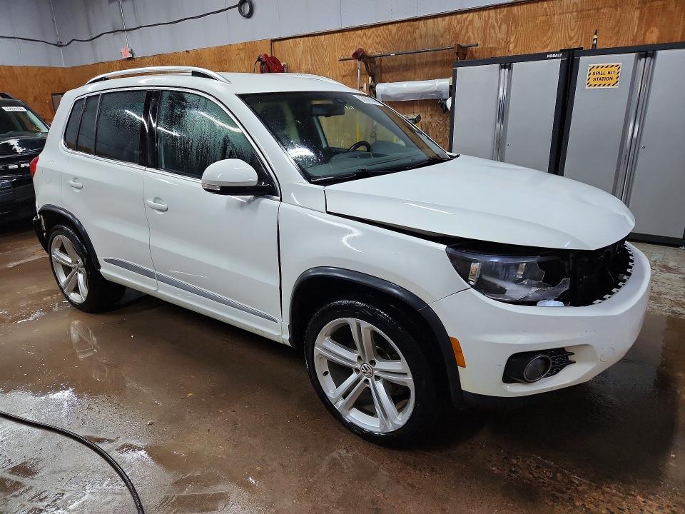 Снимка 4 от търг – 2016 VOLKSWAGEN TIGUAN с VIN WVGBV7AX6GW067459
