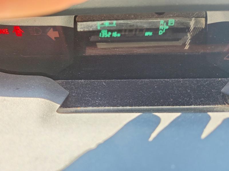 Photo 9 from auction – 2005 TOYOTA PRIUS with VIN JTDKB20U353107907