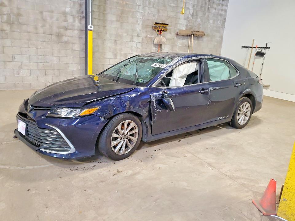 TOYOTA CAMRY 2022 with VIN 4T1C11AK7NU652187 - Photo from auction