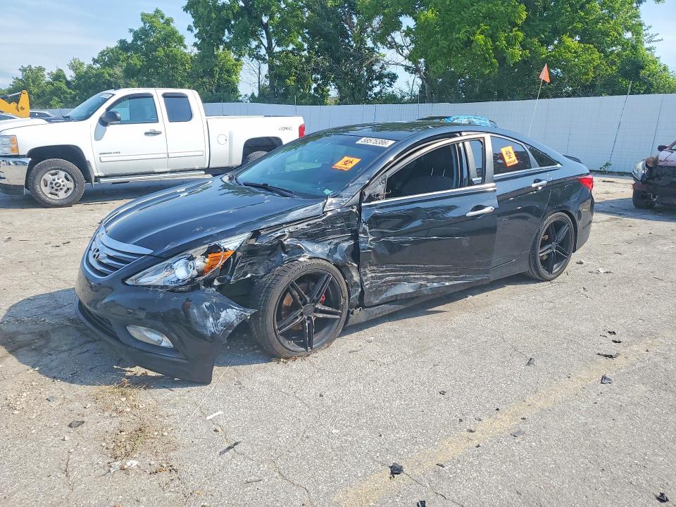 صورة رقم 1 من المزاد - 2014 HYUNDAI SONATA مع VIN 5NPEC4AB0EH888537