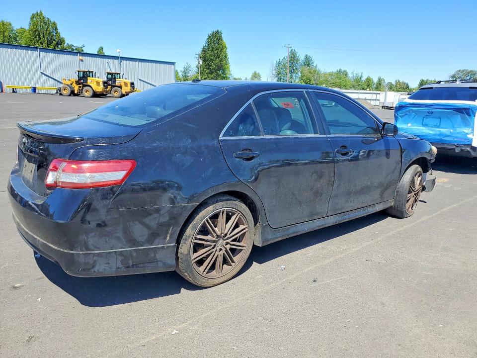 Photo 3 from auction – 2010 TOYOTA CAMRY with VIN 4T1BF3EK2AU044204