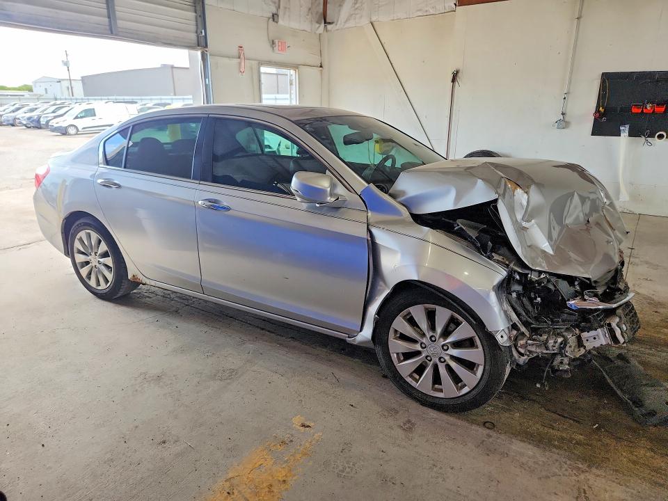 Photo 4 from auction – 2014 HONDA ACCORD with VIN 1HGCR2F89EA126792