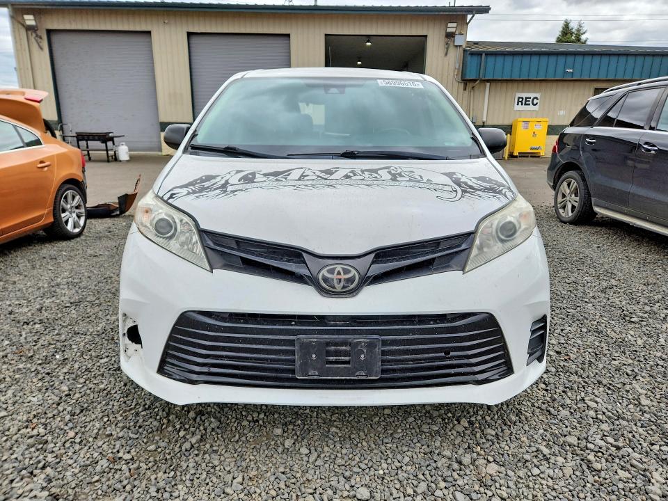 Photo 5 from auction – 2018 TOYOTA SIENNA with VIN 5TDZZ3DC3JS952718