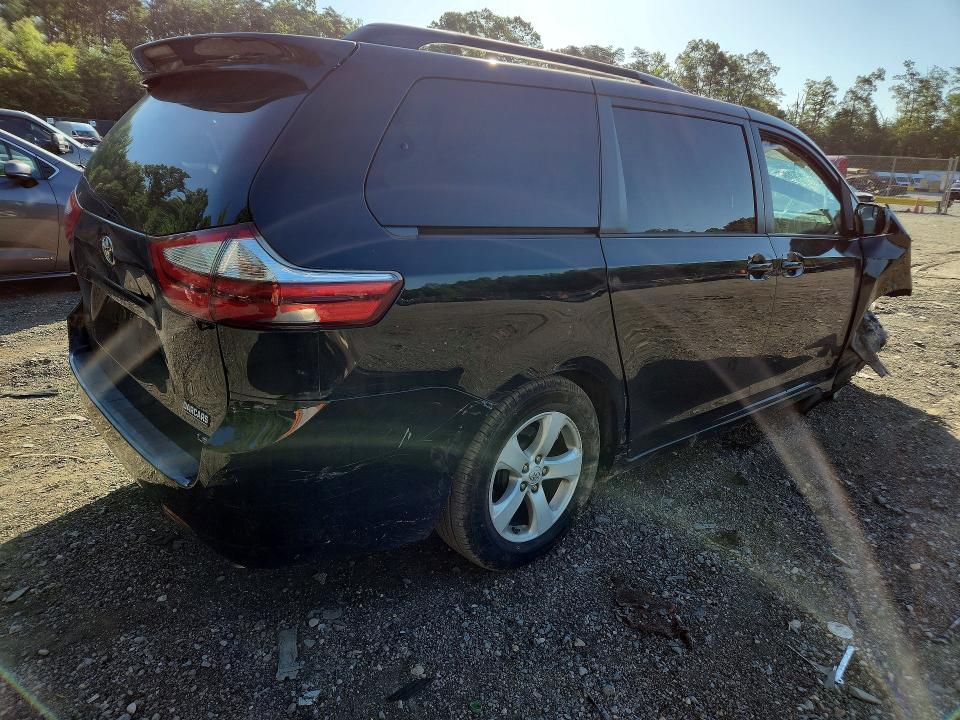 Photo 3 from auction – 2015 TOYOTA SIENNA with VIN 5TDKK3DC9FS577026
