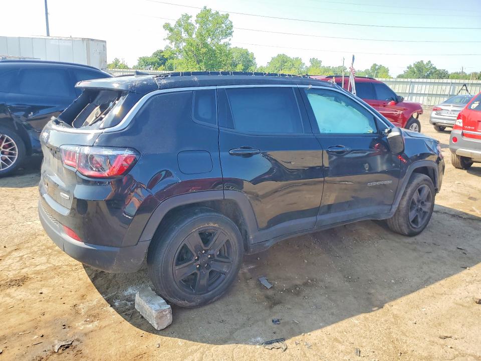 Photo 3 from auction – 2022 JEEP COMPASS with VIN 3C4NJDBB6NT216714