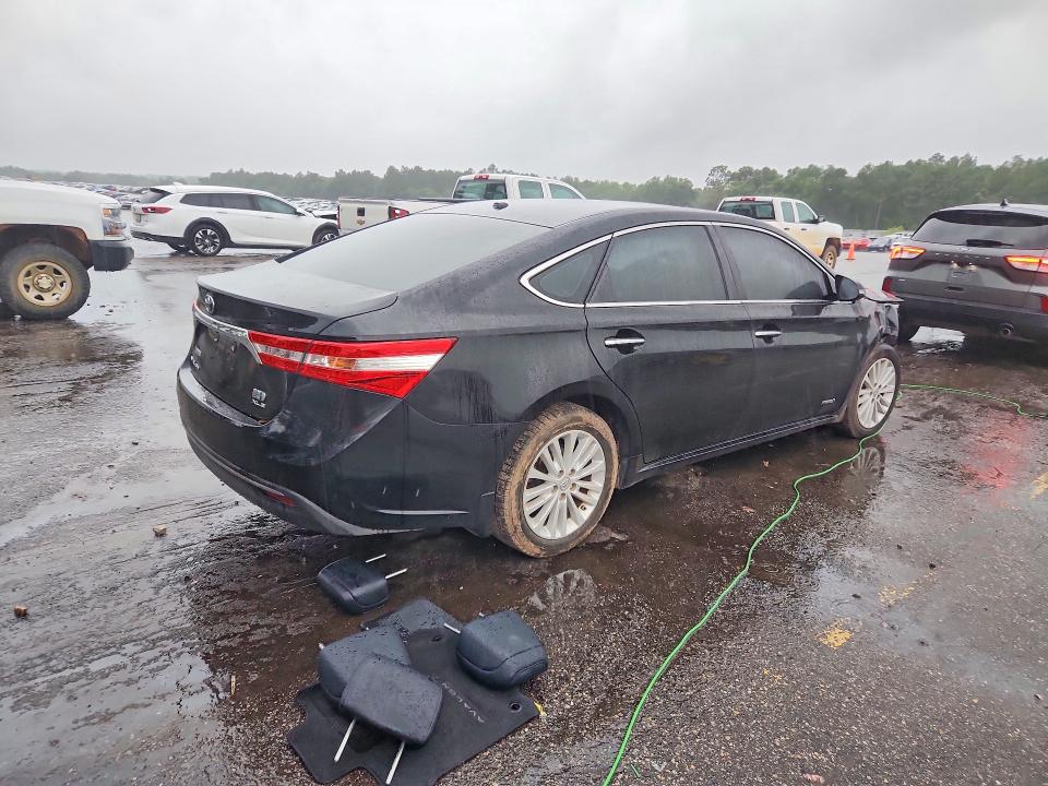 Photo 3 from auction – 2014 TOYOTA AVALON HYBRID with VIN 4T1BD1EBXEU020992