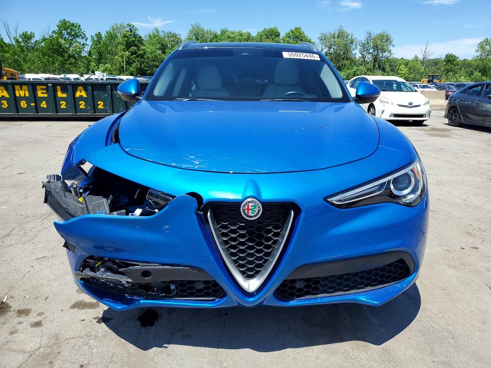 Photo 5 from auction – 2021 ALFA ROMEO STELVIO with VIN ZASPAKBN4M7C99464