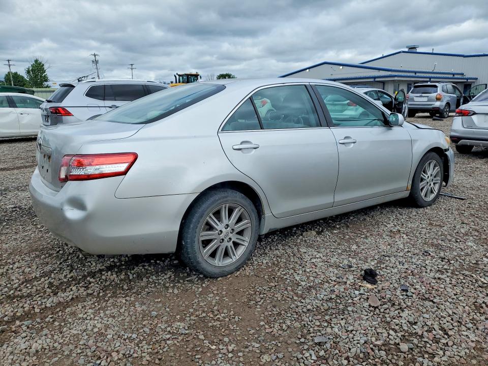 Foto 3 de la subasta – 2011 TOYOTA CAMRY con VIN 4T1BF3EK7BU640040