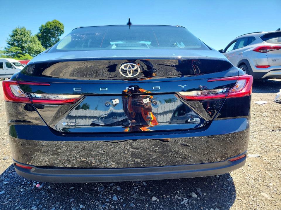 Photo 6 from auction – 2026 TOYOTA CAMRY with VIN 4T1DAACK8TU260320