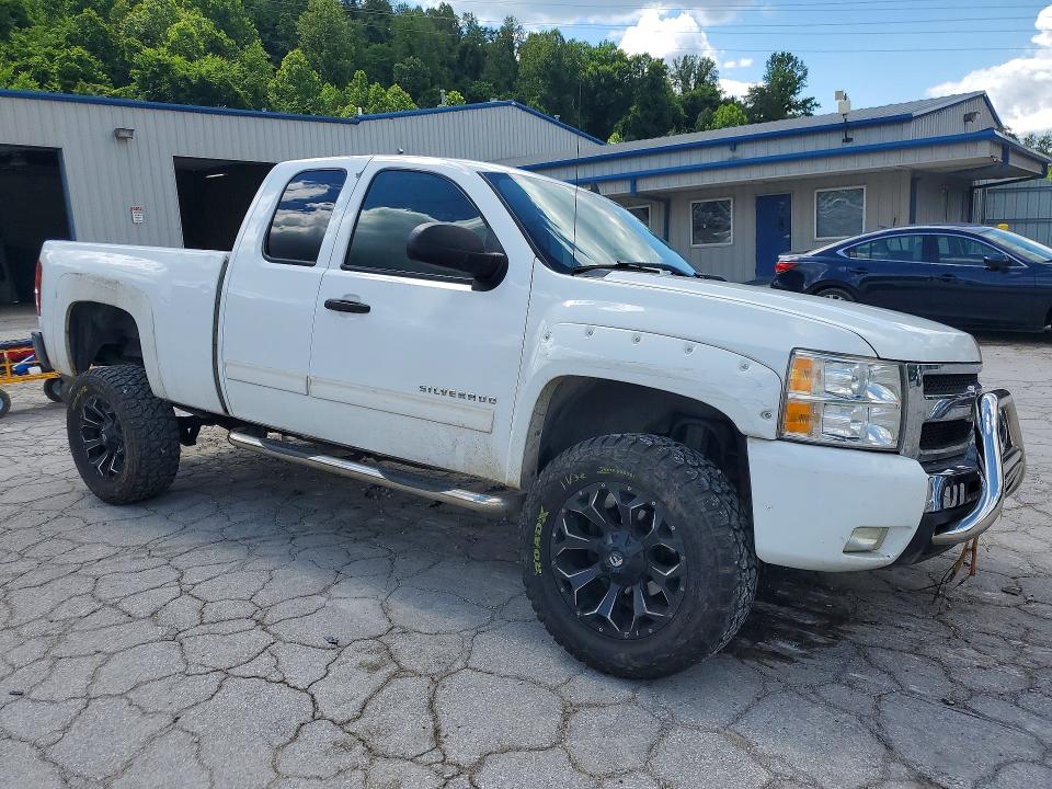 Photo 4 from auction – 2011 CHEVROLET SILVERADO with VIN 1GCVKSE24BZ226465
