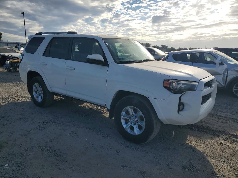 Photo 4 from auction – 2019 TOYOTA 4RUNNER with VIN JTEZU5JR2K5202118