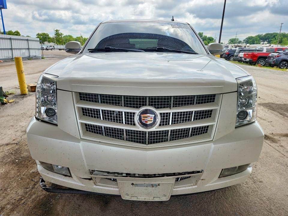 Photo 5 from auction – 2012 CADILLAC ESCALADE with VIN 1GYS4JEF5CR317721