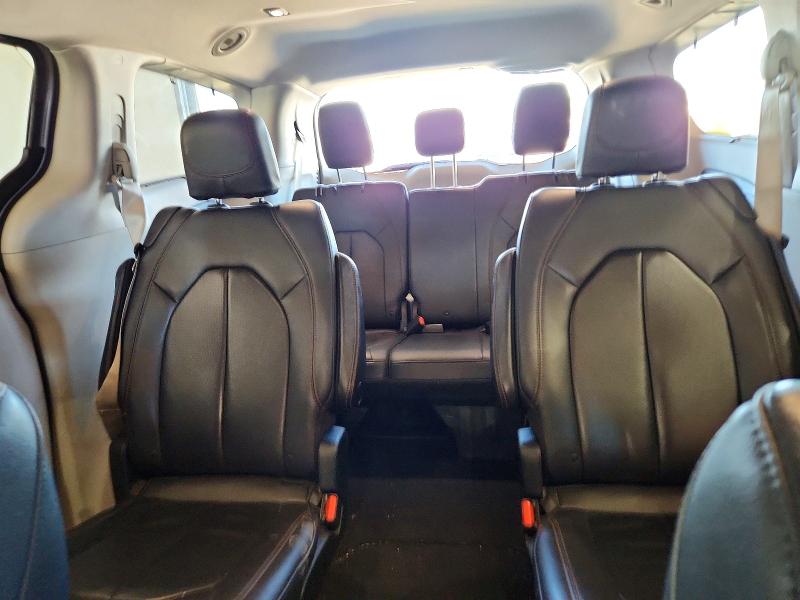 Photo 10 from auction – 2018 CHRYSLER PACIFICA with VIN 2C4RC1BG1JR120492