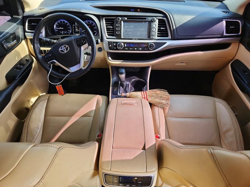 Photo 8 from auction – 2015 TOYOTA HIGHLANDER with VIN 5TDKKRFH8FS059565