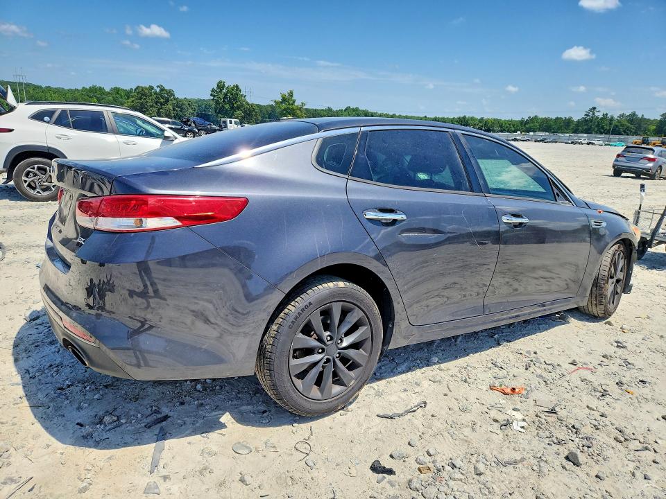 Photo 3 from auction – 2018 KIA OPTIMA with VIN 5XXGU4L33JG211046