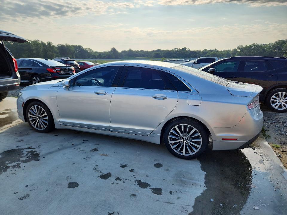 Photo 2 from auction – 2017 LINCOLN MKZ with VIN 3LN6L5A91HR627079