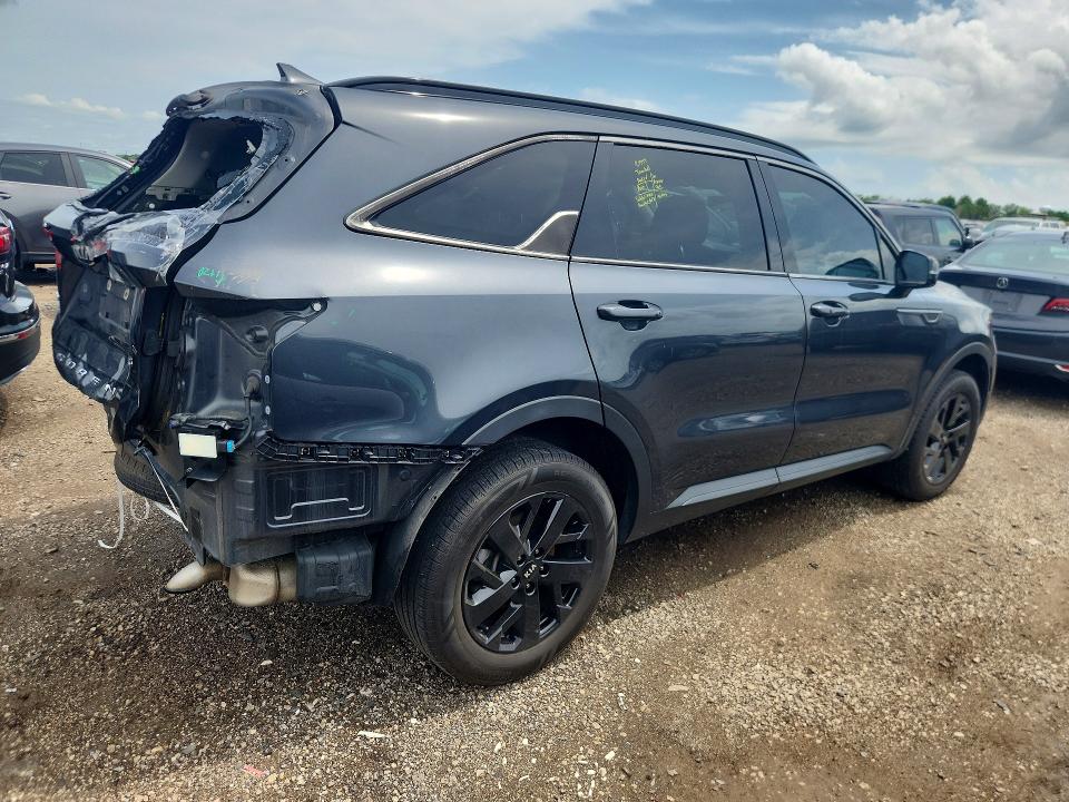 Photo 3 from auction – 2021 KIA SORENTO with VIN 5XYRLDLC8MG038135