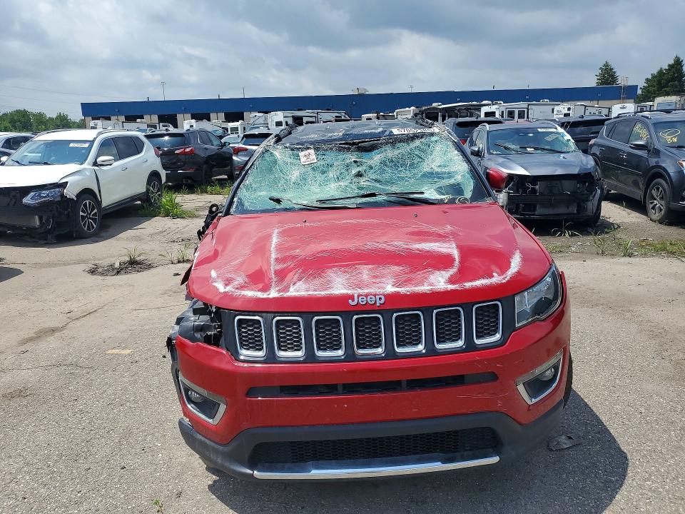 Photo 5 from auction – 2019 JEEP COMPASS with VIN 3C4NJDCB1KT697529