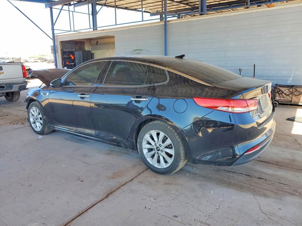 Photo 2 from auction – 2018 KIA OPTIMA with VIN 5XXGU4L35JG239057