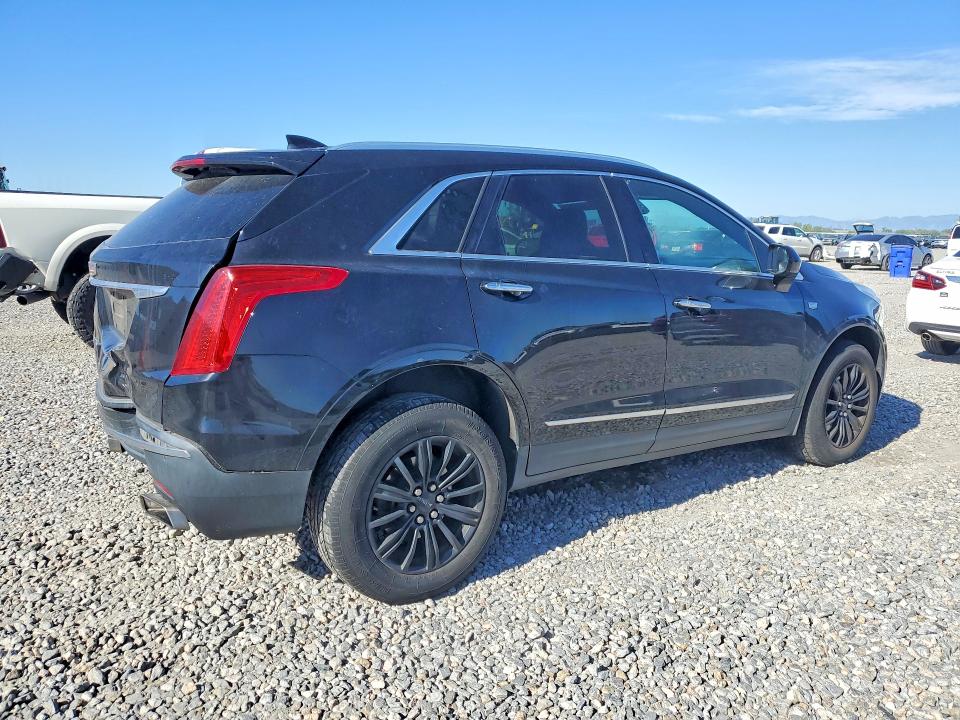 Photo 3 from auction – 2017 CADILLAC XT5 with VIN 1GYKNARS0HZ223919