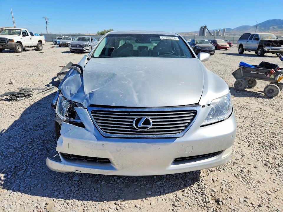 Photo 5 from auction – 2009 LEXUS LS with VIN JTHBL46F695087808