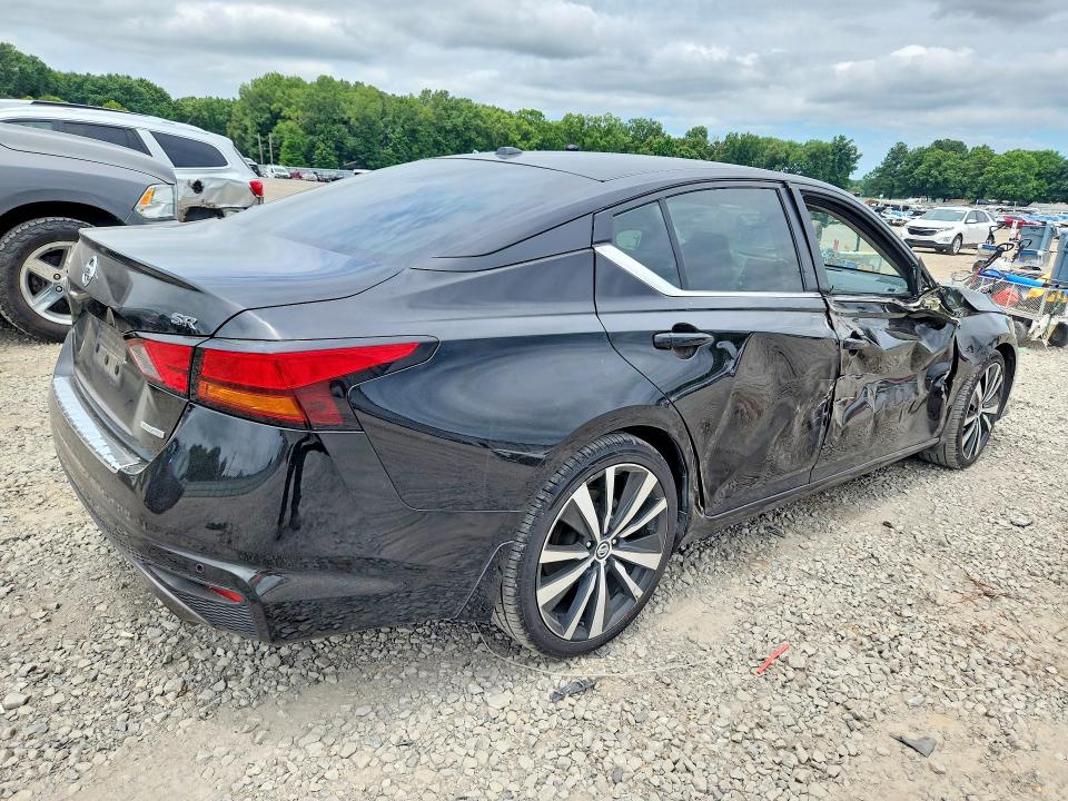 Photo 3 from auction – 2021 NISSAN ALTIMA with VIN 1N4AL4CV2MN324981