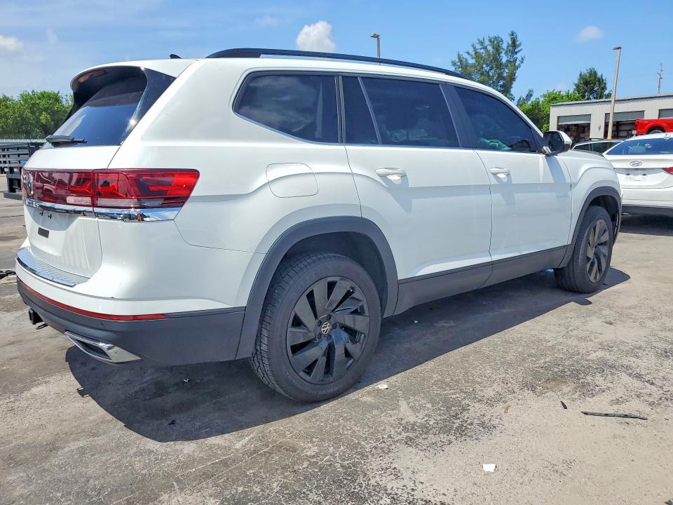 Photo 3 from auction – 2024 VOLKSWAGEN ATLAS with VIN 1V2JR2CA2RC589430