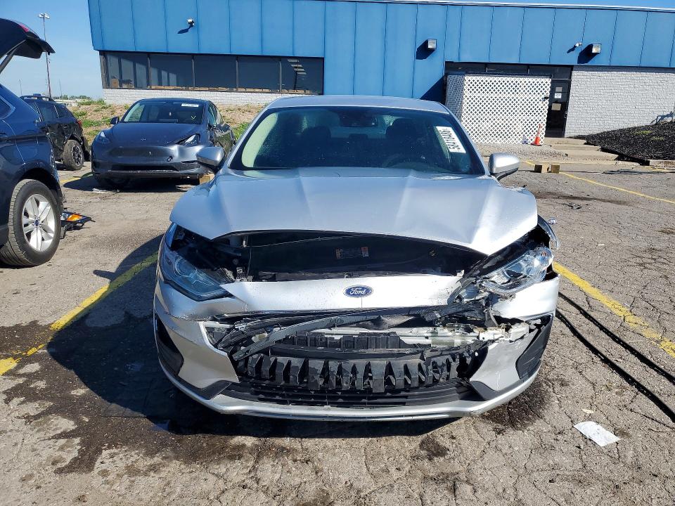 Photo 5 from auction – 2019 FORD FUSION with VIN 3FA6P0HD3KR102043