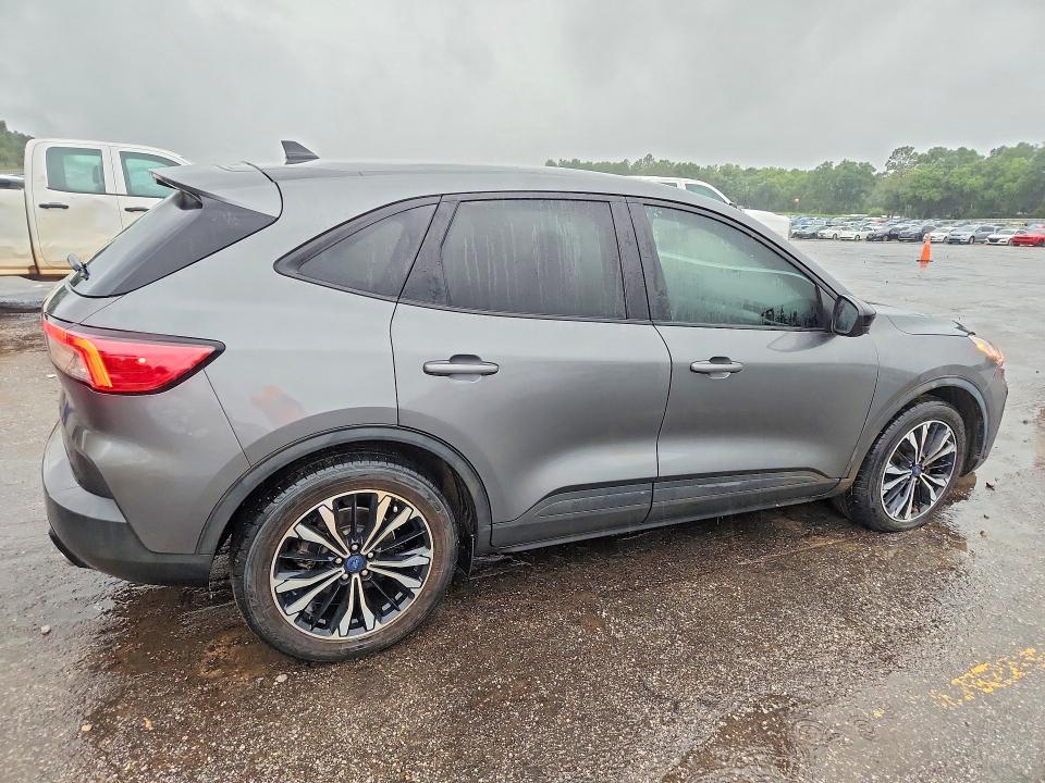 Photo 3 from auction – 2022 FORD ESCAPE with VIN 1FMCU0G63NUA81132