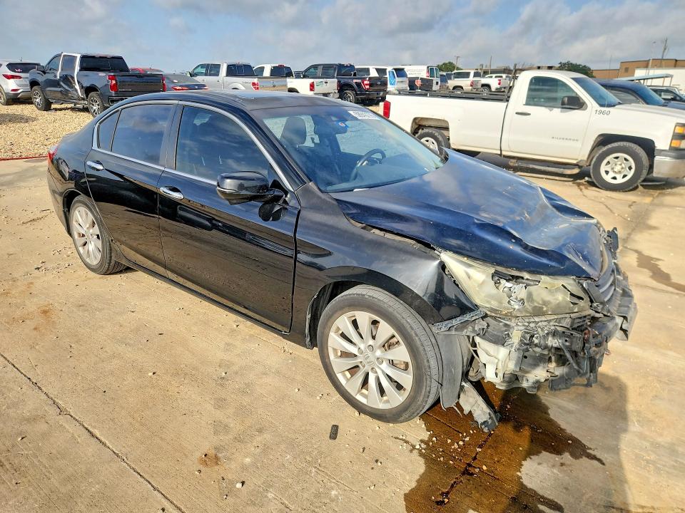 Photo 4 from auction – 2015 HONDA ACCORD with VIN 1HGCR2F84FA020378