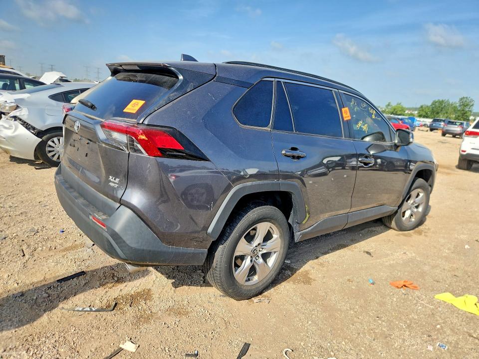 Photo 3 from auction – 2023 TOYOTA RAV4 with VIN 2T3P1RFV5PC350136